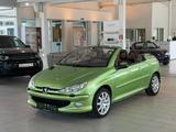 Peugeot 206 Cabriolet CC Platinum*LEDER*NAVI*TOUCH*BLUET - Peugeot 206 aus 2004: 206cc