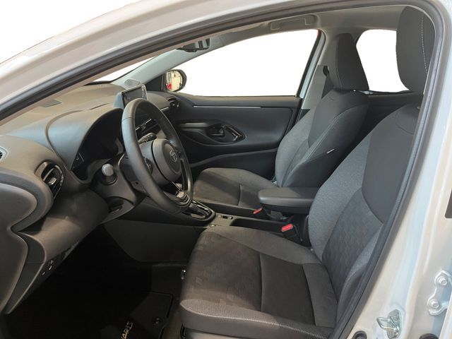 Fahrzeugabbildung Toyota Yaris 1.5 Teamplayer +ComfP LED,SHZ,ACC,Kam.,AUT