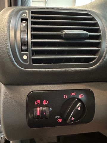 Audi A3 1.8  *Ambiente*Automatik*TÜV 0327*