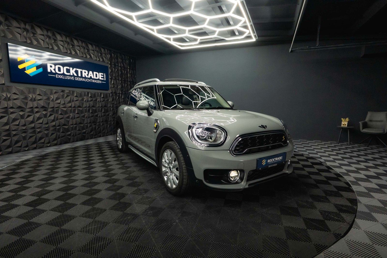 Fahrzeugabbildung MINI COOPER SE Countryman All4 | Pano | ACC | Plug-In