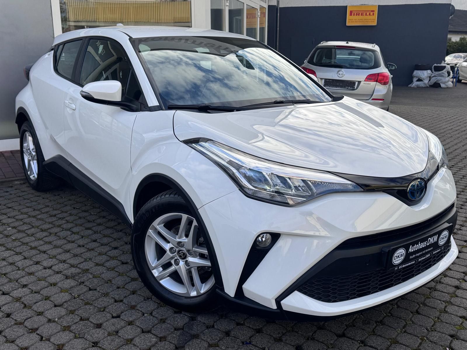 Toyota C-HR Hybrid Flow/Automatik/Wenig KM foto 2