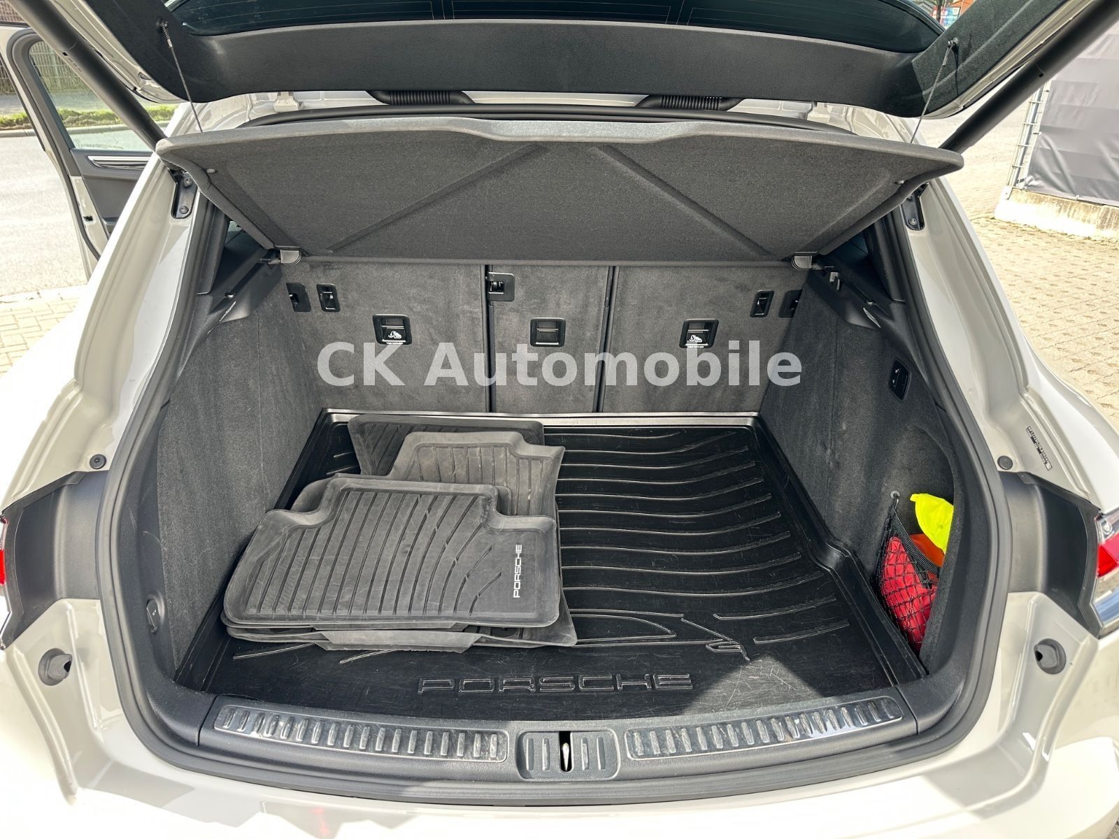 Fahrzeugabbildung Porsche Macan S Car Connect/Navi/LED/BOSE/Kamera/AHK