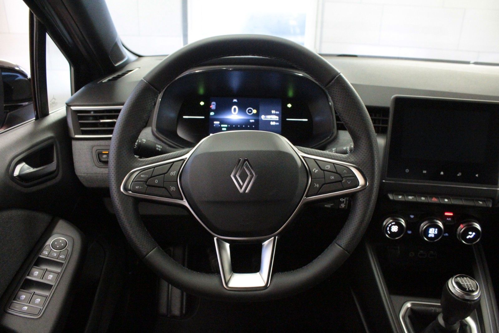 Fahrzeugabbildung Renault Clio TCe 90 Techno *Look-Paket*Winter-Paket*