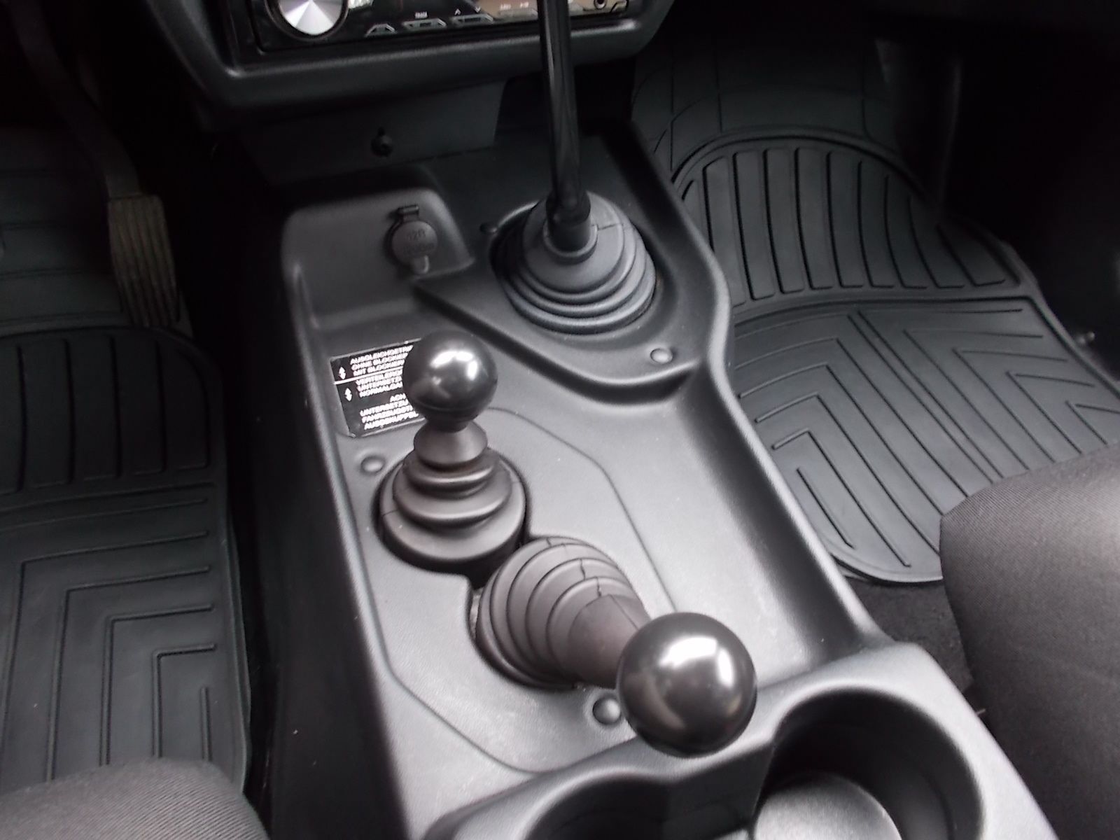 Fahrzeugabbildung Lada Niva Taiga 1.7 Urban 4x4 + 5 Türer + AHK