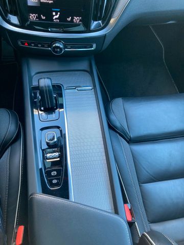 V60 B4 (Diesel) R Design (Standheiz, AHK, Pano)