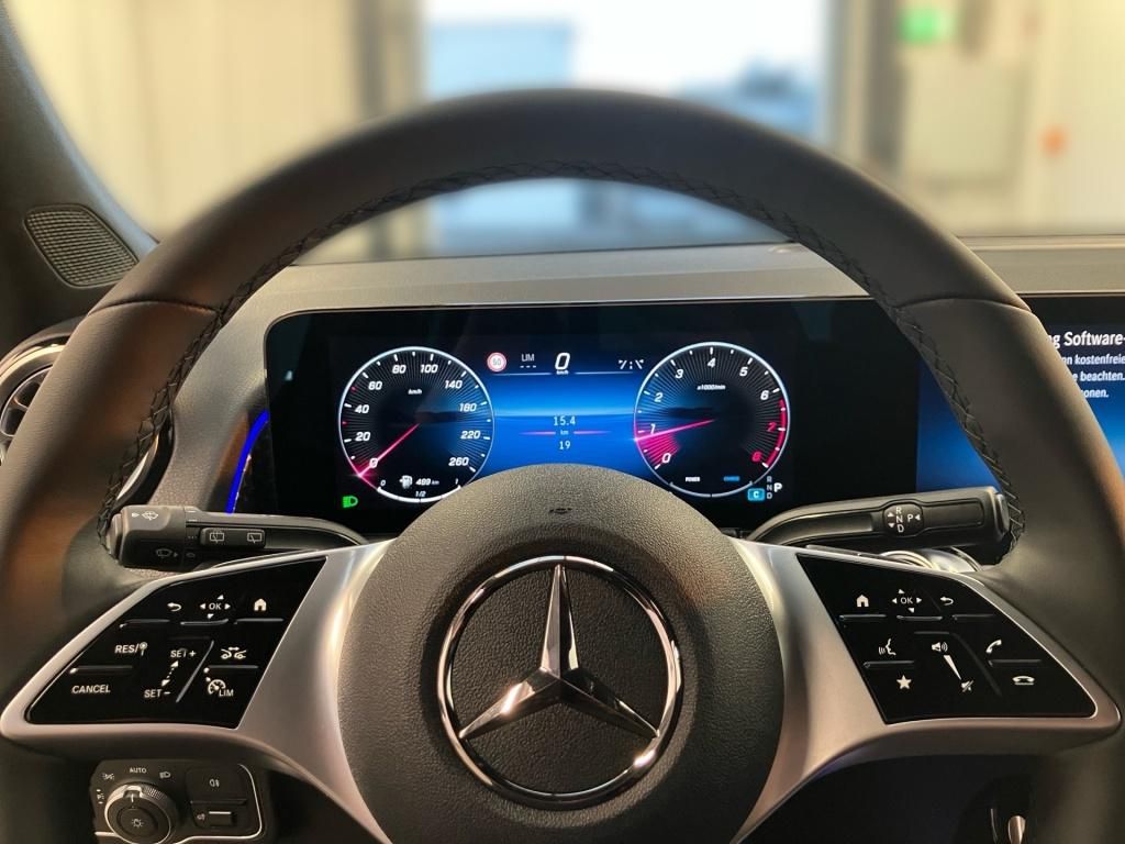 Fahrzeugabbildung Mercedes-Benz GLB 200 +PROGRESSIVE+AHK+DISTRONIC+WINTER-PAKET+