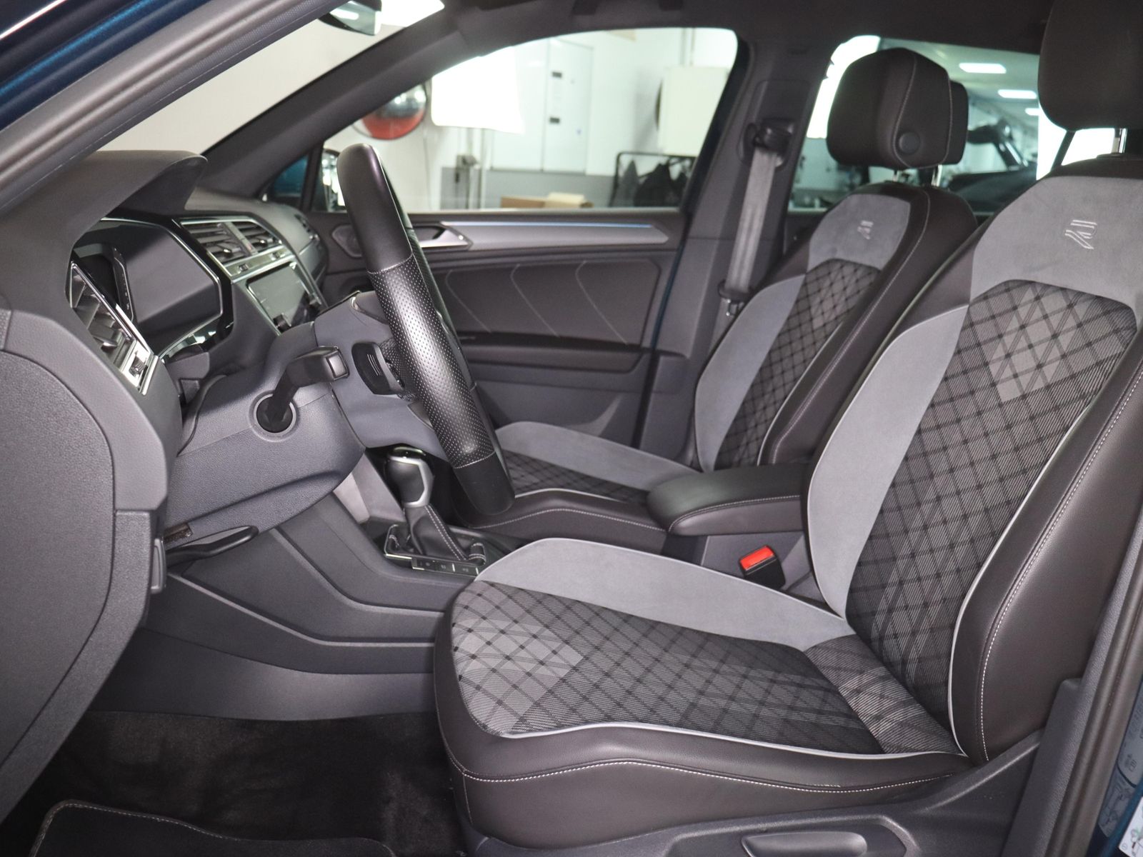 Volkswagen Tiguan R-Line 1.4TSI eHybrid DSG 320,- ohne Anza imagem 3