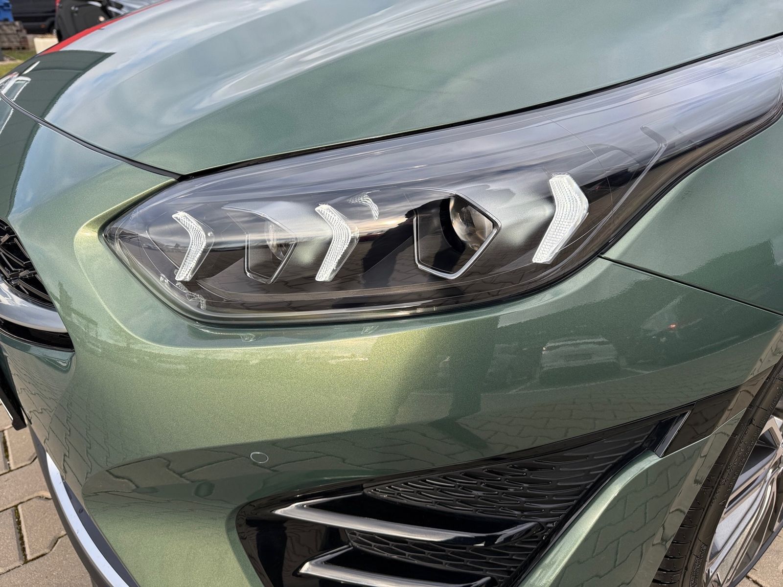 Fahrzeugabbildung Kia PROCEED 1.5T 140 DCT GTL TEC 18Z LEDER