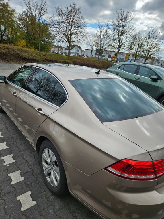 Image of Volkswagen Passat