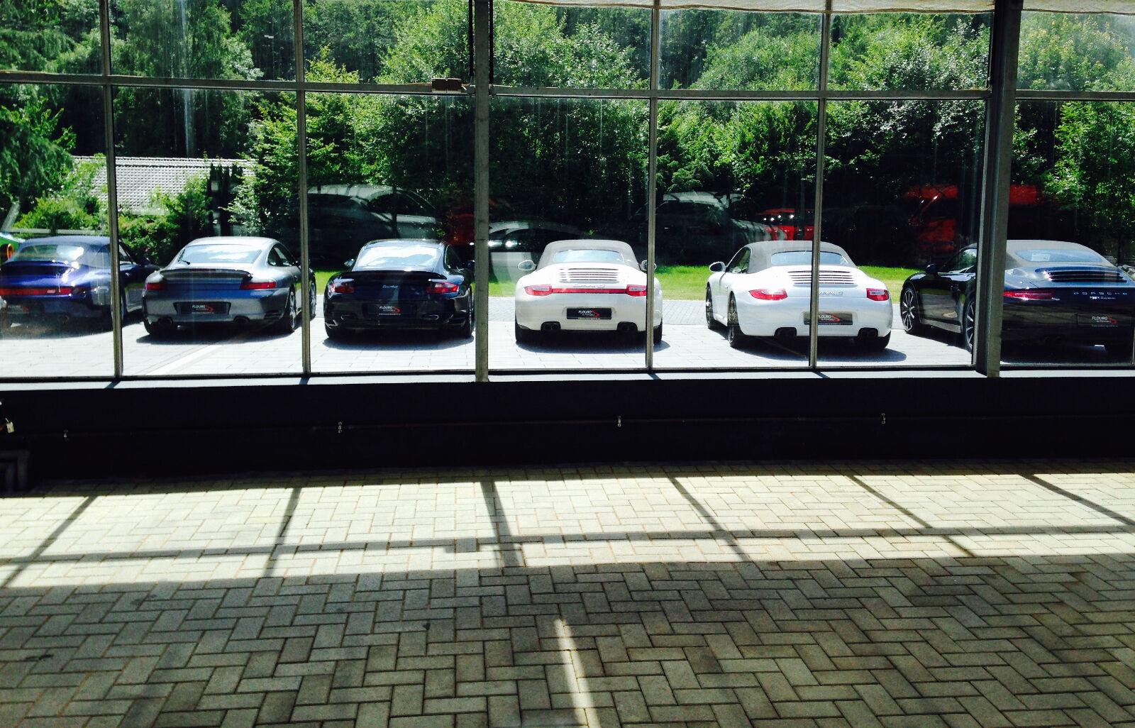 showroom-image-top