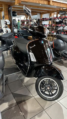 Vespa GTS 300 SUPER HPE 2023 SCHWARZ SALE!