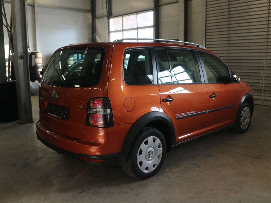 Fahrzeugabbildung Volkswagen Touran Cross 1.9 TDI Klimaautom Xenon PDC SHZ