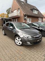 Opel Astra 1.4 Turbo*Shz*8 Fach*Tempomat*Multif.*Alu* - Opel Astra mit Benzin-Antrieb: Limousine, 1.8