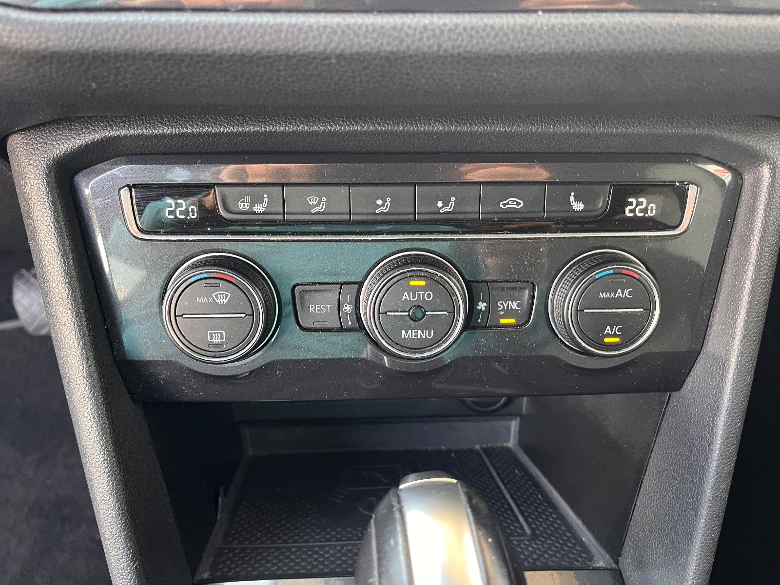 Fahrzeugabbildung Volkswagen Tiguan Allspace Comfortline 2.0 TDI DSG 7-Sitzer