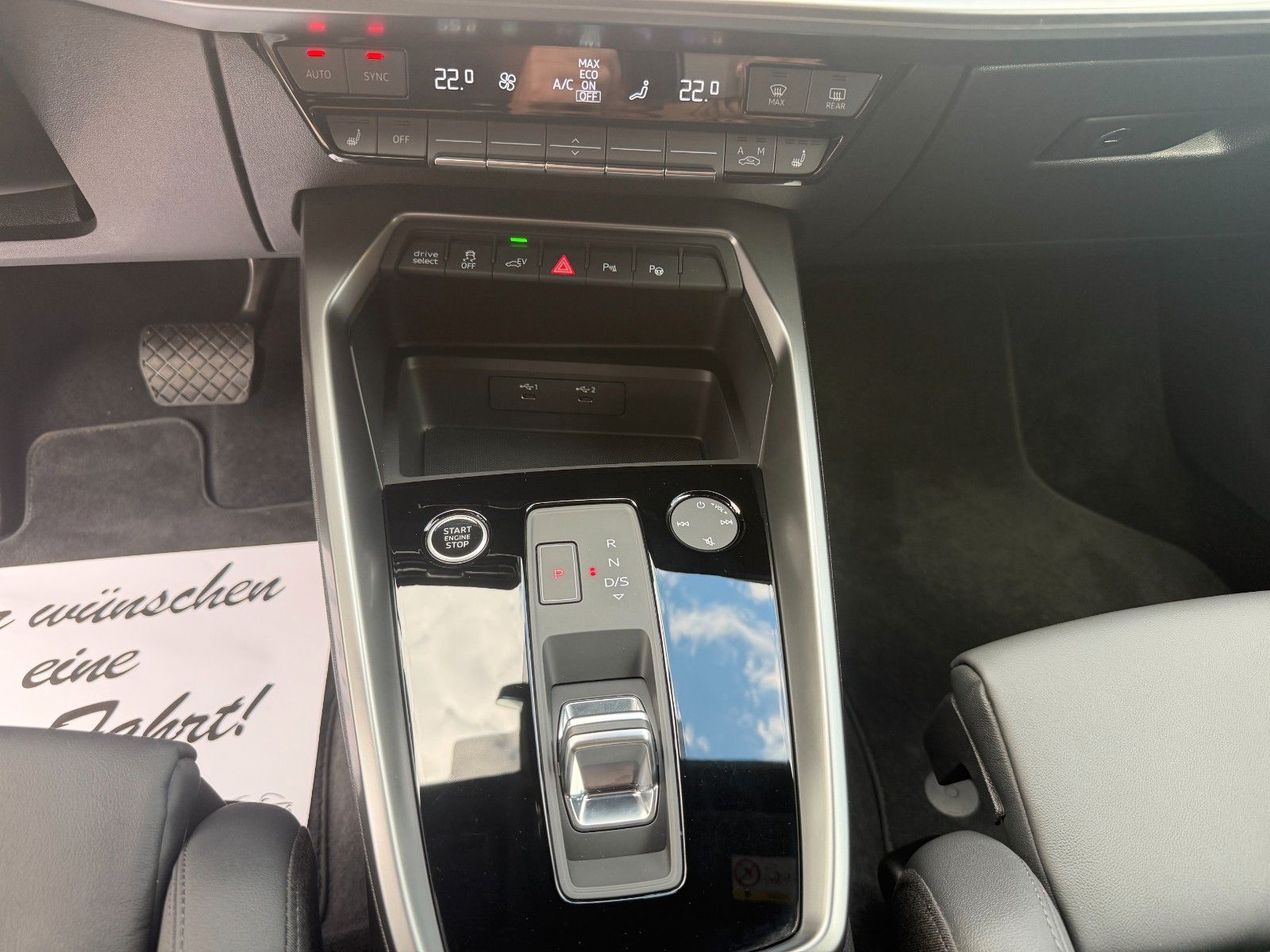 Fahrzeugabbildung Audi A3 Sportback 40 TFSI e S-LINE SPORTPAKET AHK LED