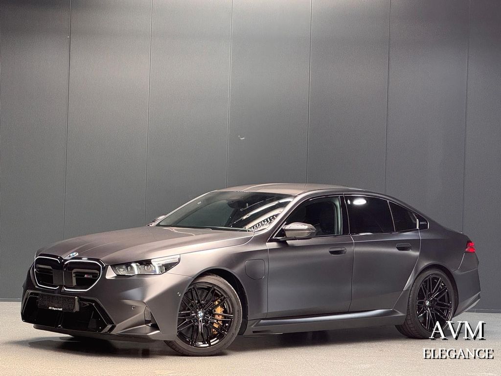 BMW M5 - B&W - CARBON PACK EXT - CERAMIC - TOW BAR -