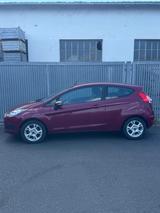 Ford Fiesta 1,0 *TÜV NEU *KLIMA *SCHECKHEFT *AUX *USB - Ford Fiesta Gebrauchtwagen in Frankfurt