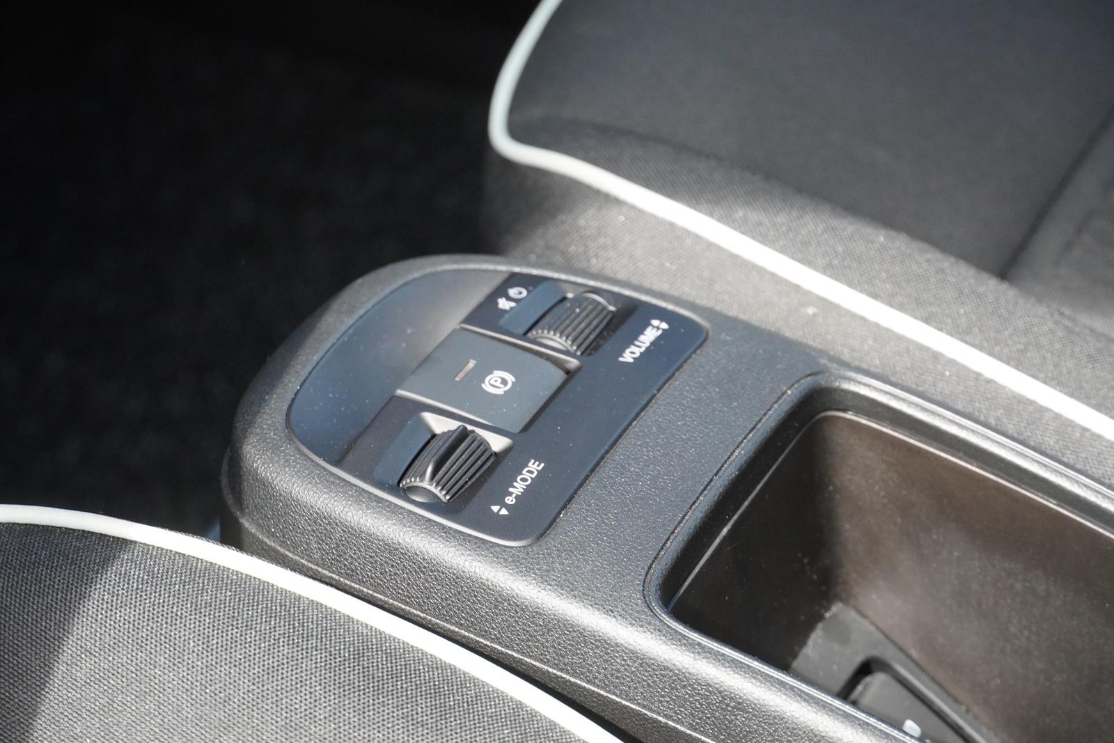 Fiat 500 e Basis Android Apple Tempomat Klimaaut. DAB