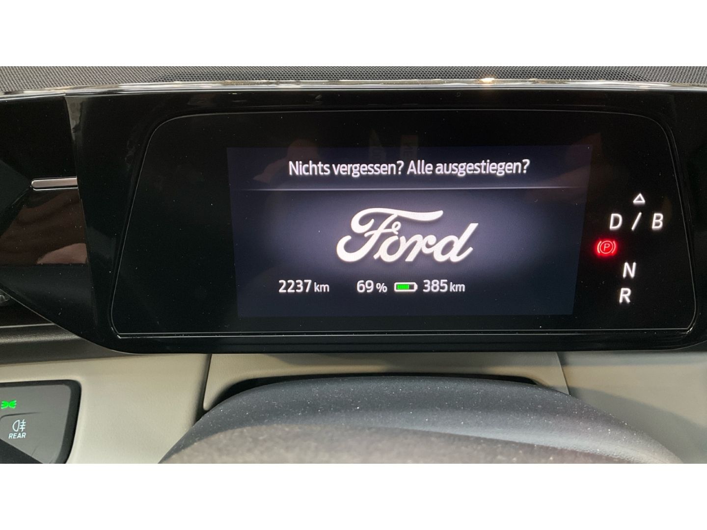 Fahrzeugabbildung Ford Capri 210 kW RWD Premium Tempomat Kamera Navi