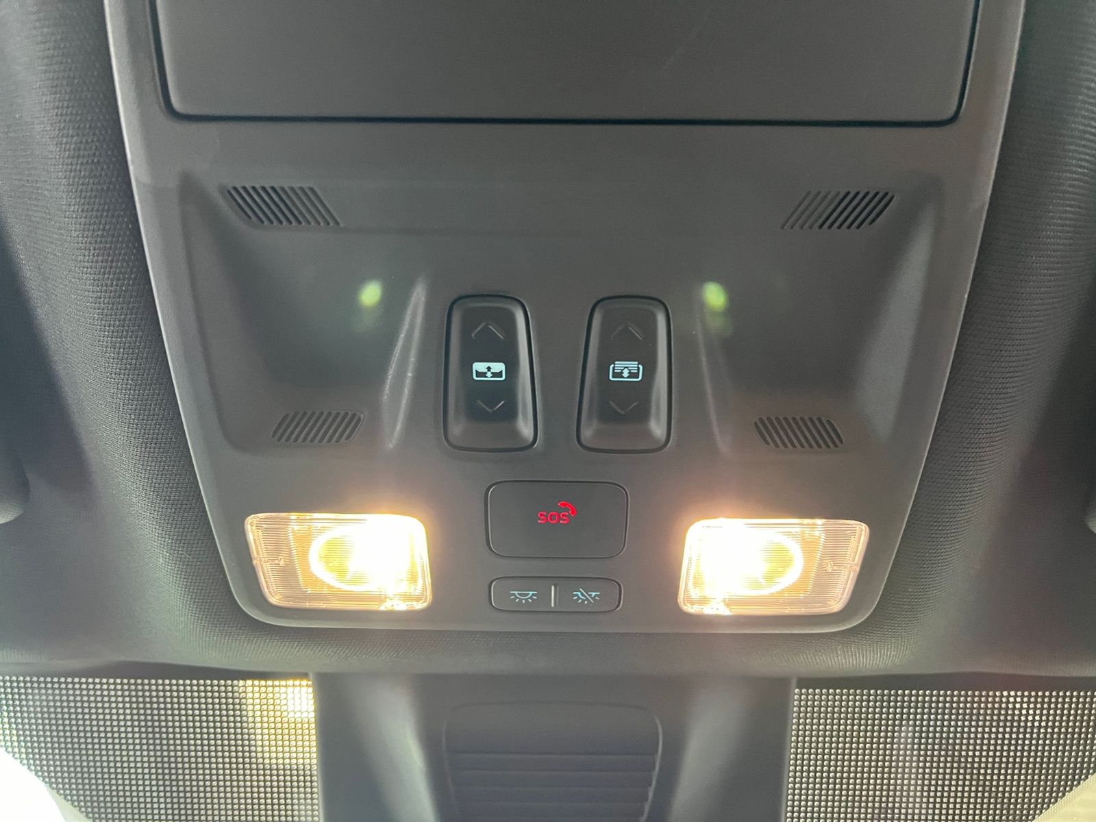 Fahrzeugabbildung Ford Focus Lim. ST PANO B&O AHK LED