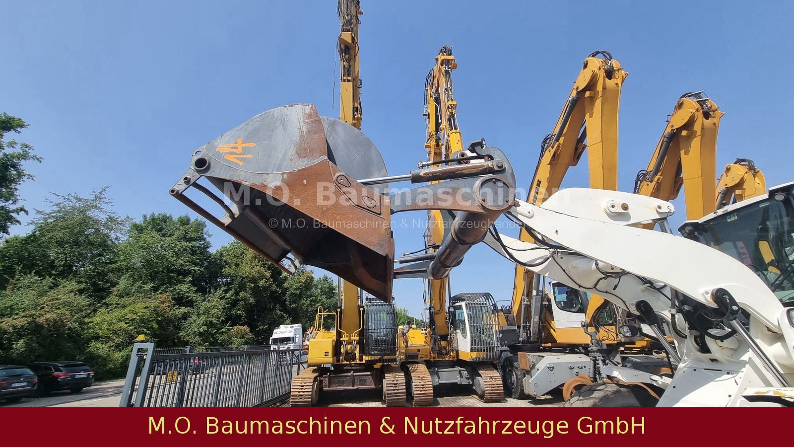 Fahrzeugabbildung CAT 930 M / BSS / AC / Waage / ZSA / Klappschaufel