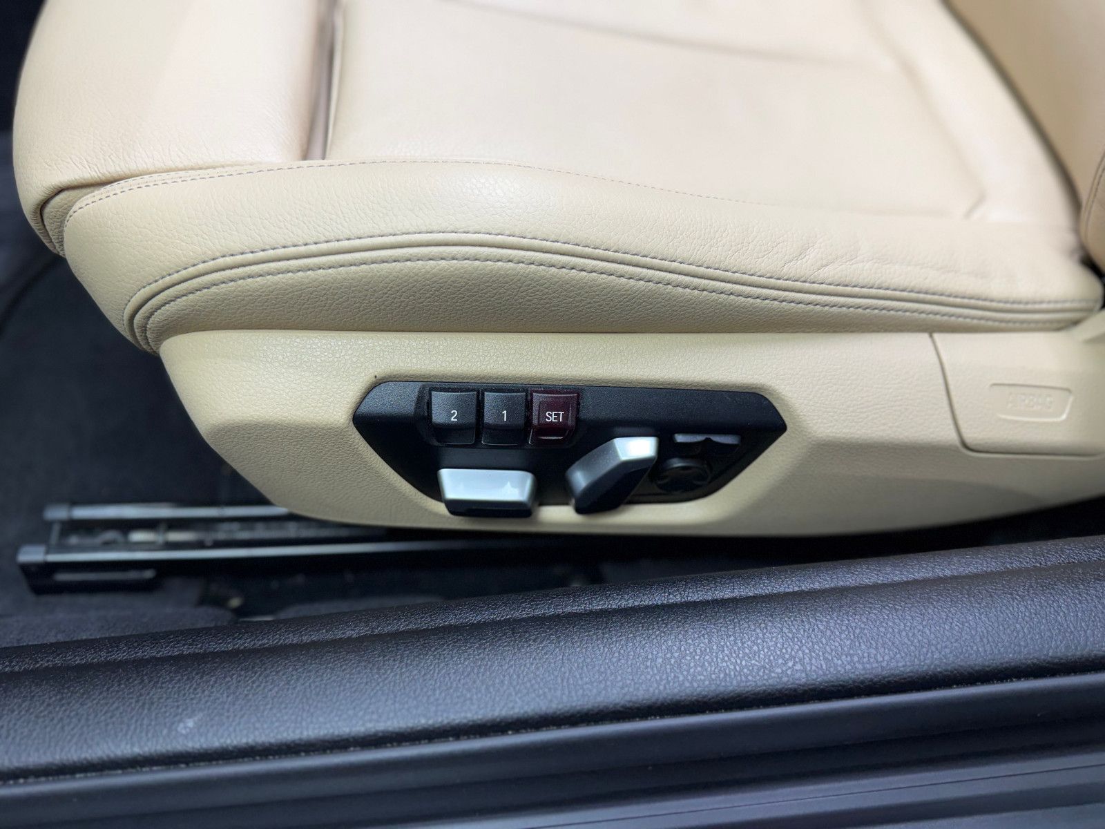 Fahrzeugabbildung BMW 440i Coupe M Sport|LCI|GLASDACH|SHADOWLINE