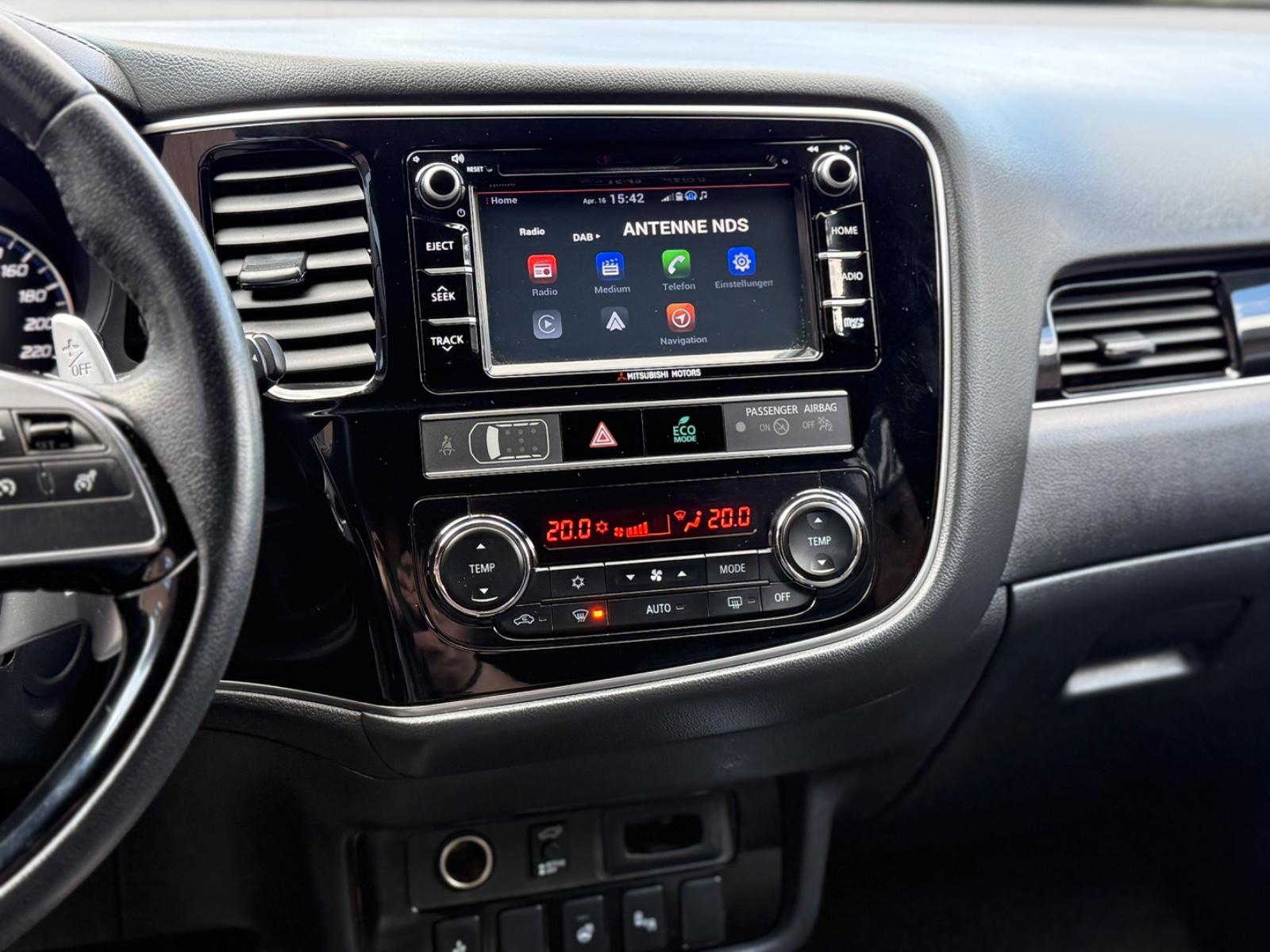 Mitsubishi Outlander 2.0CVT Active+ I LED I KAM I AHK