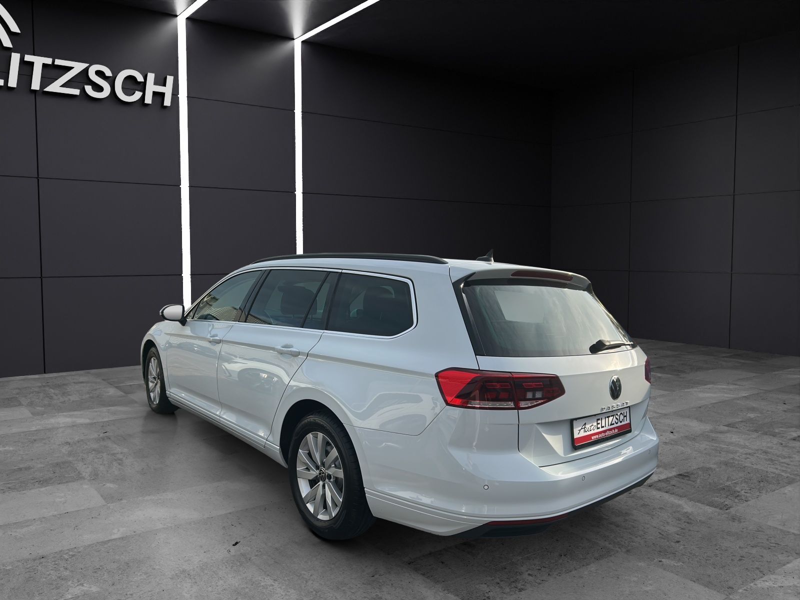 Fahrzeugabbildung Volkswagen Passat Variant Business TDI DSG LED ACC SHZ Rear