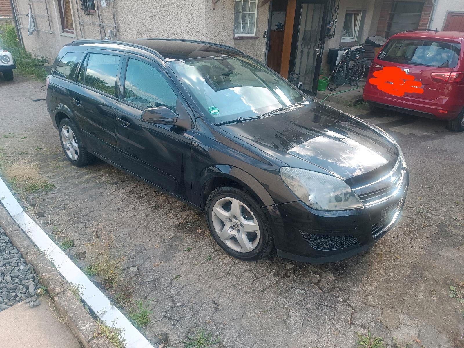 Opel Astra 2007 — rear view