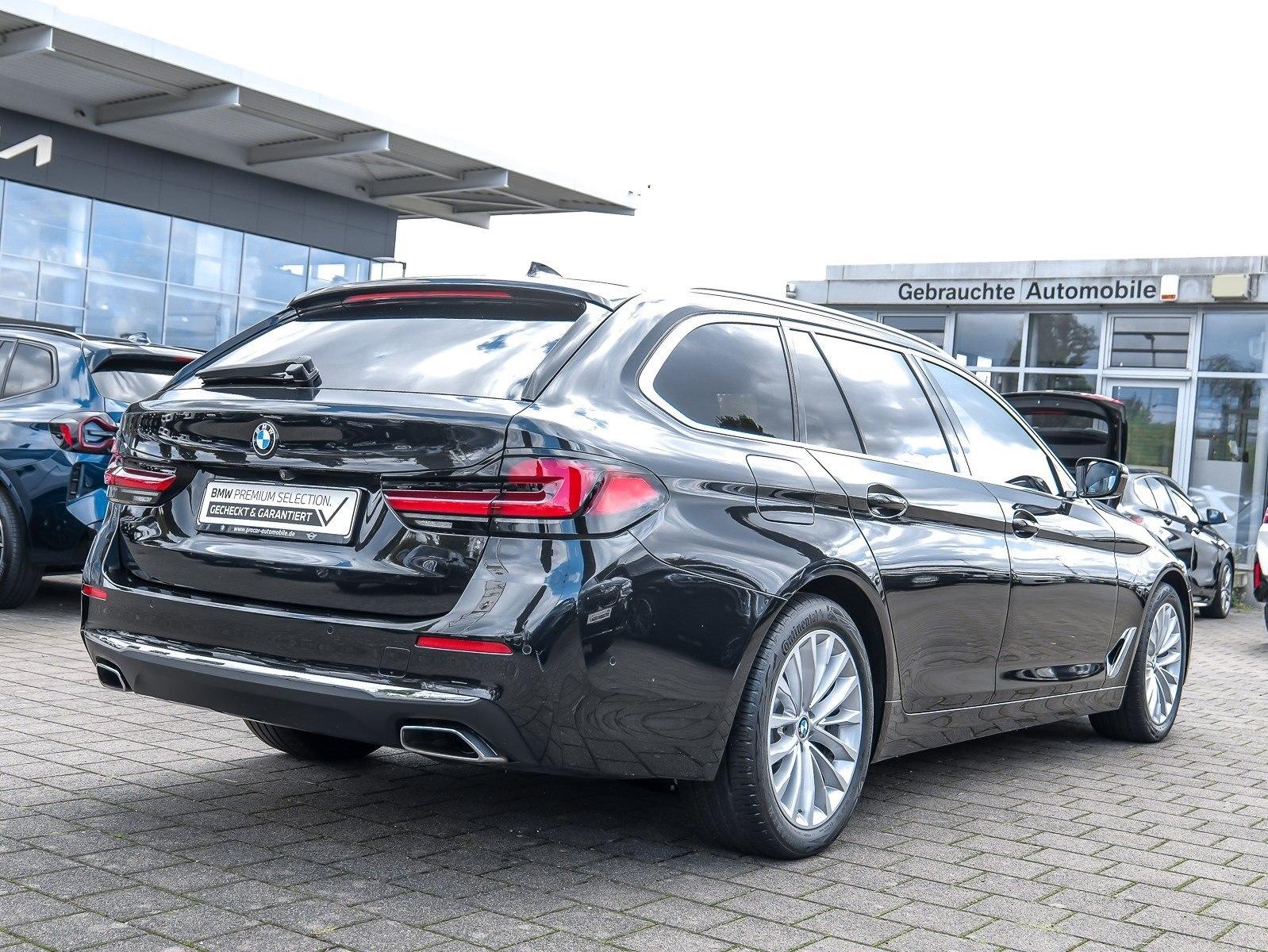 BMW 530d Touring Luxury Line HUD PANO RFK NAVI DAB