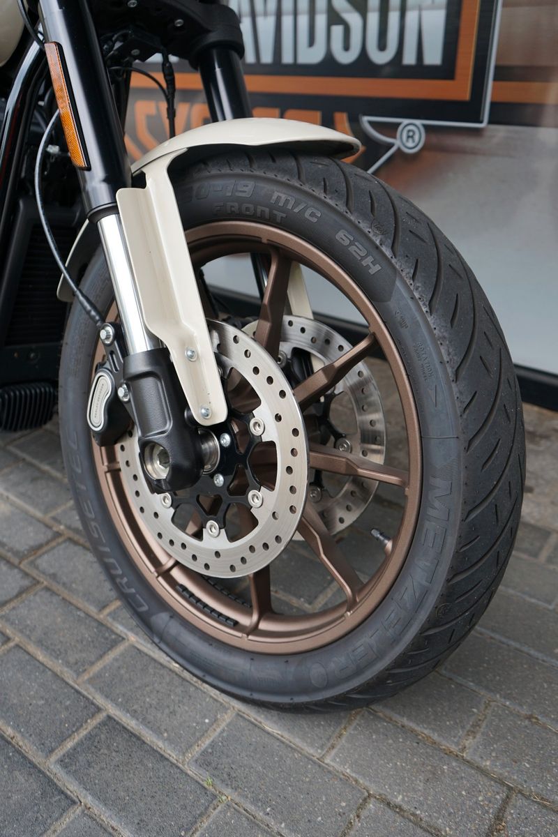 Fahrzeugabbildung Harley-Davidson Low Rider S FXLRS mit Saddlemen