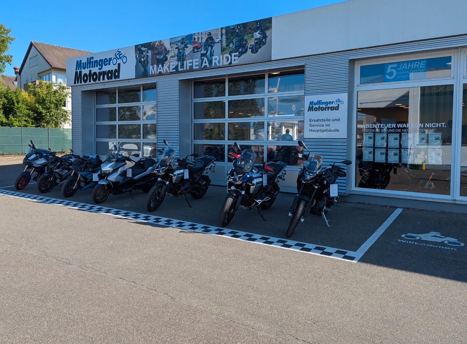 showroom-image-top