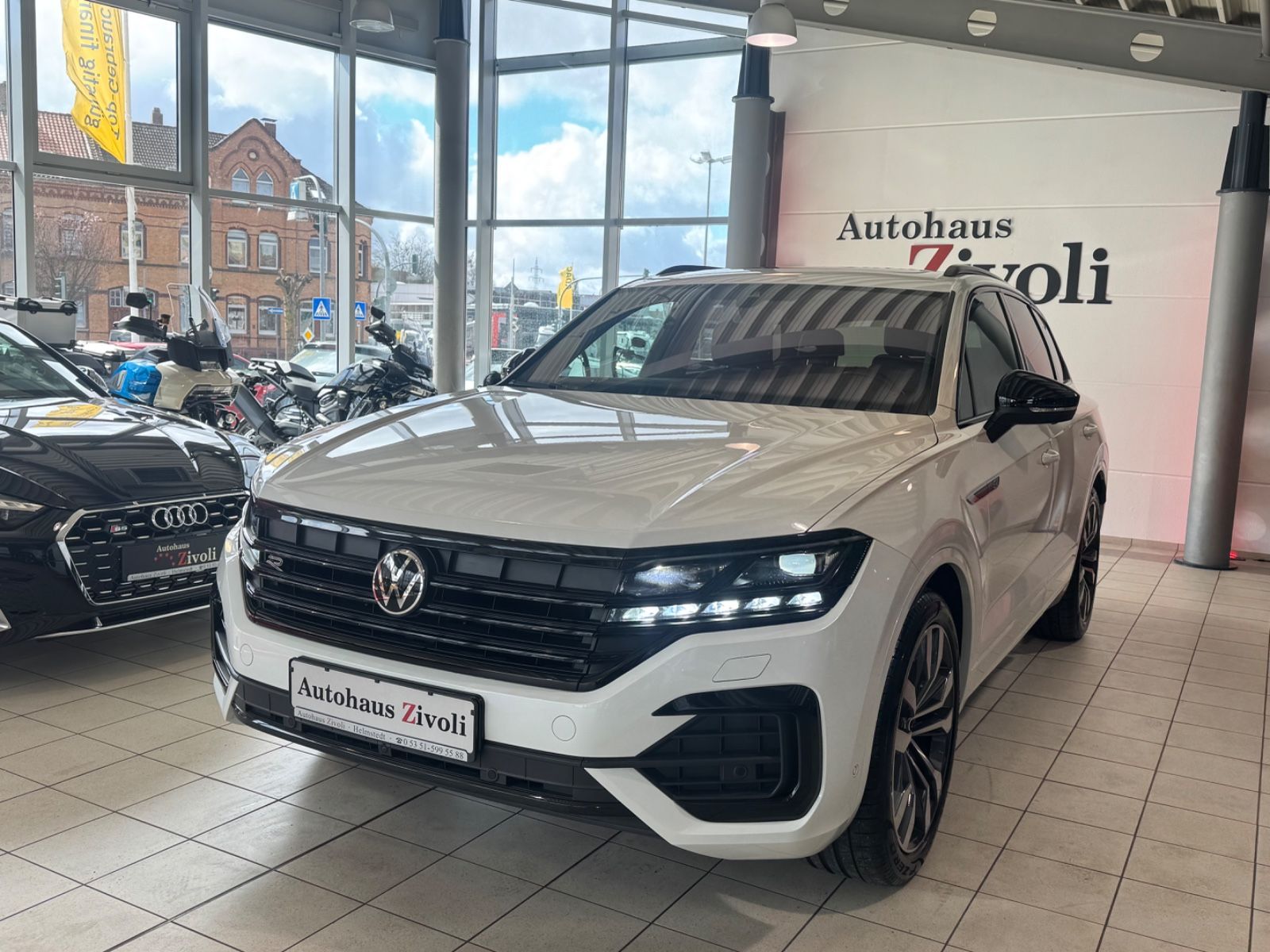 VW Touareg R-Line Pano IQ LIGHT Exterieur Black Sty