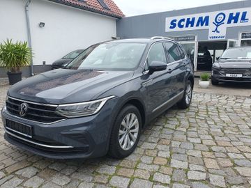 Volkswagen Tiguan - 1