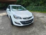 Opel Astra Sports Tourer 1.4 T, 140PS, XENON, Extras - Opel Astra: Weiß, Sports Tourer