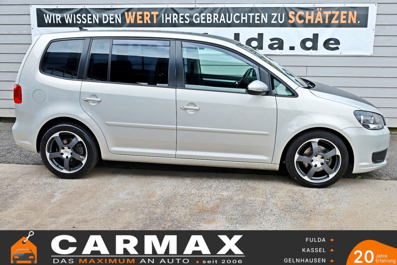 Fahrzeugabbildung Volkswagen Touran Trendline Navi,SH,PDC,8 fach bereift