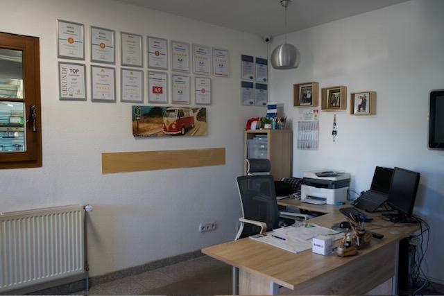 showroom-image-bottom