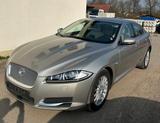 Jaguar XF 2.2 L Limousine Diesel Navi Leder Aut. E-Sitz - silberne Jaguar XF