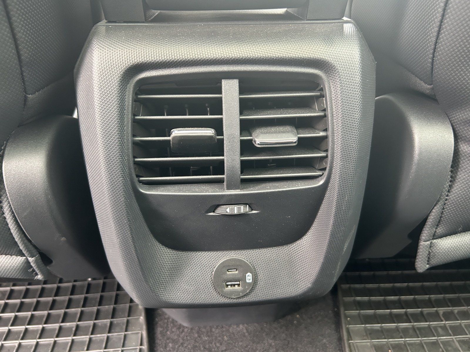 Fahrzeugabbildung Ford Ford Mustang Mach-E Extented Range