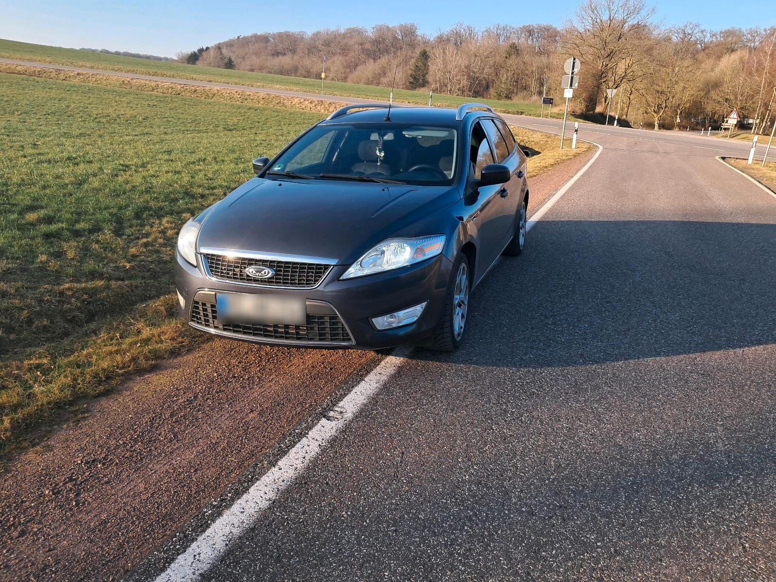 Ford Mondeo 2010 — rear view