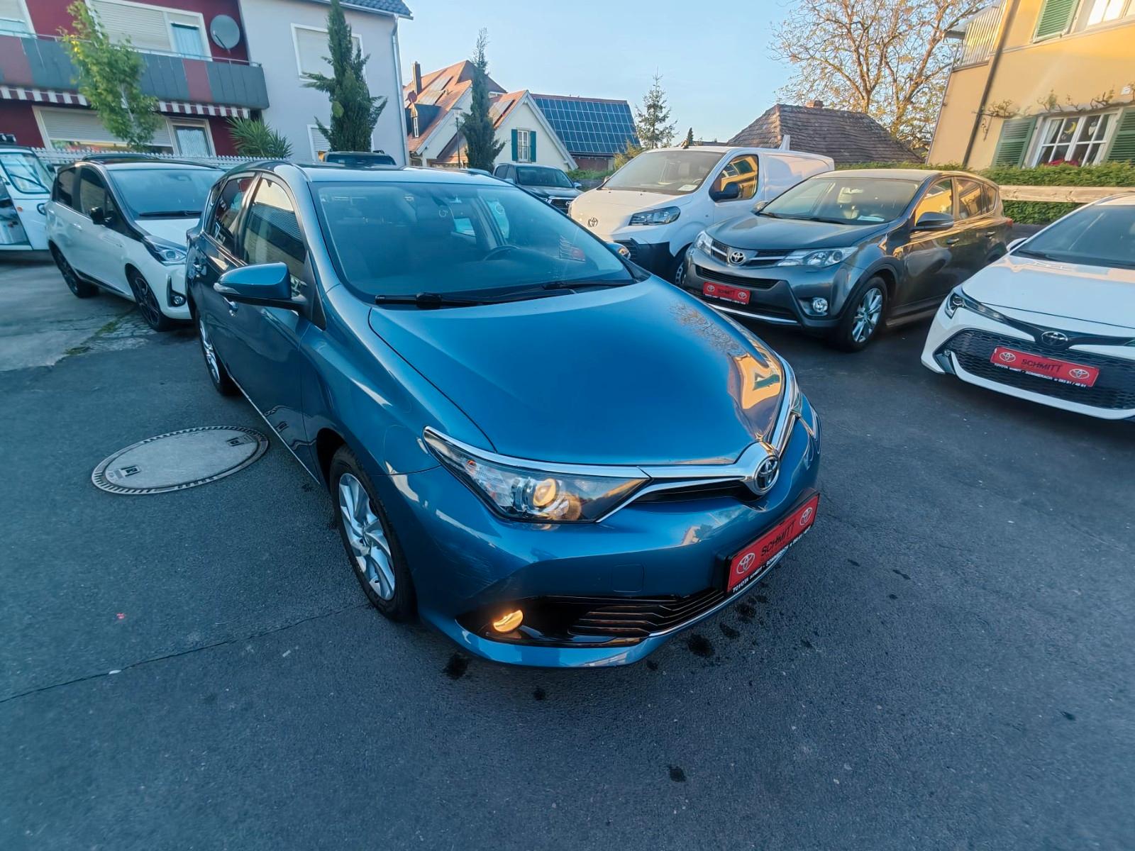 Toyota Auris 5 Türig Anhängekupplung wenig Kilometer