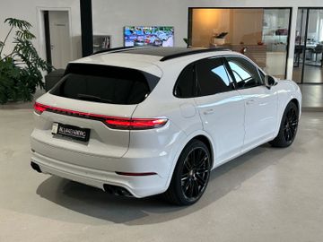 Porsche Cayenne - 6