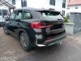 BMW iX1 xDrive30 - Navi - AHK - DR - SHZ - BMW iX1 von privat
