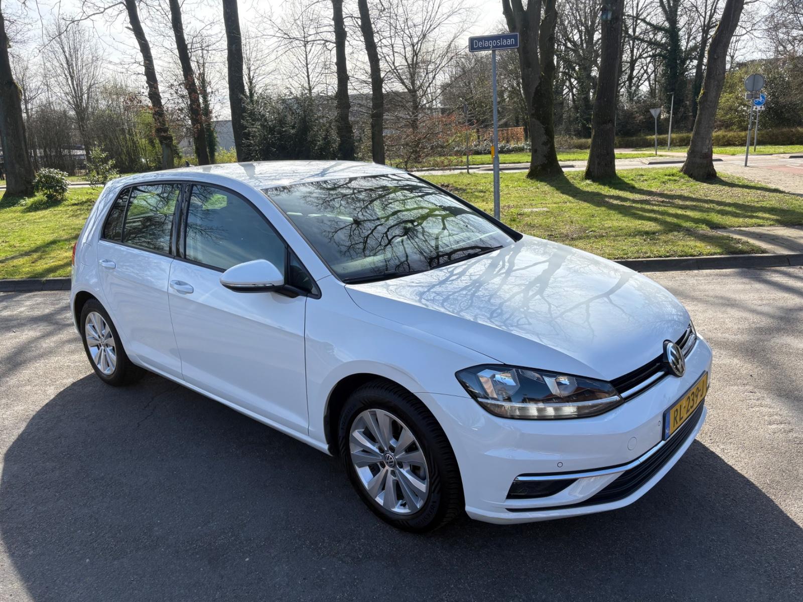 Volkswagen Golf VII Lim. 1.6 TDI Navi*PDC*Led*AHK*FRESHCAR