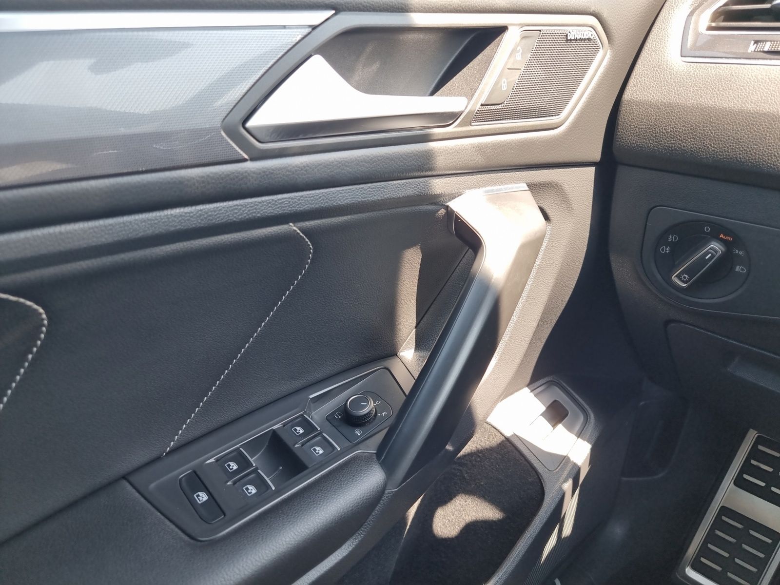 Fahrzeugabbildung Volkswagen Tiguan Allspace Highline 4M TDI DSG LED ACC 19"