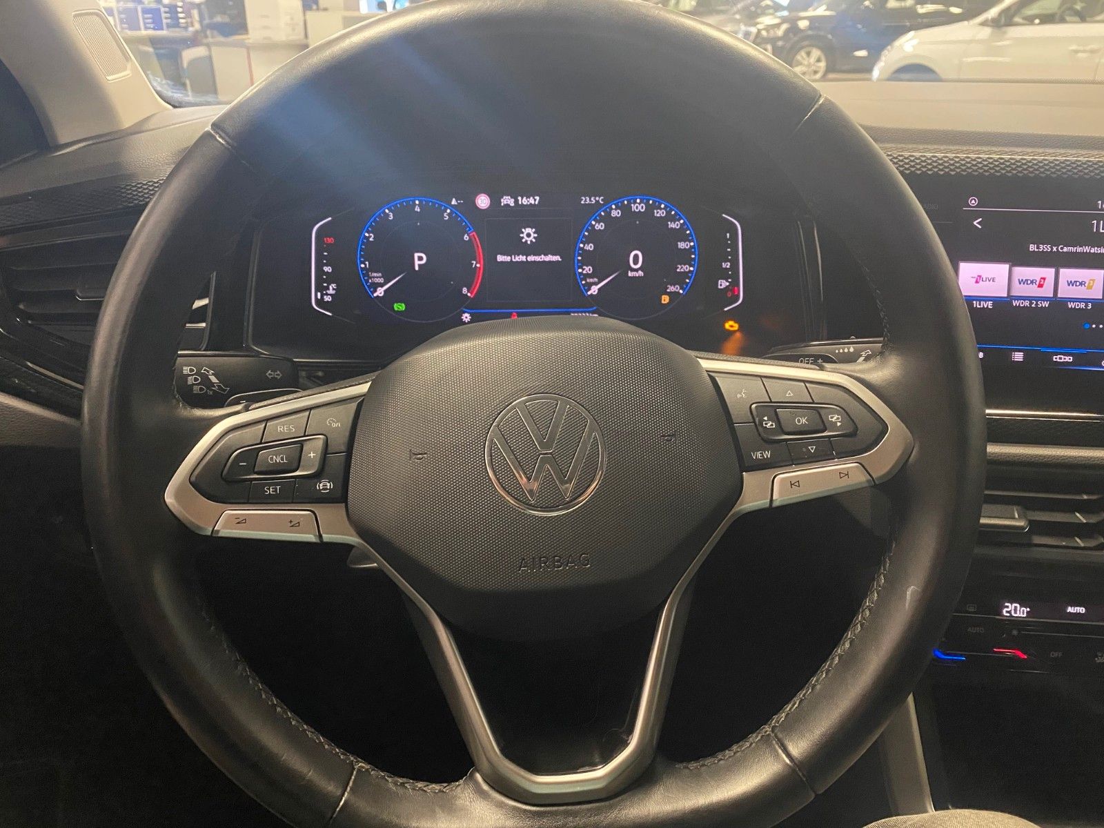 Fahrzeugabbildung Volkswagen Polo 1.0 TSI 70kW DSG Life+LED+APP CONNECT+NAVI+