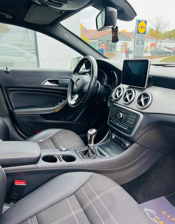 Mercedes-Benz CLA 180 Shooting Brake