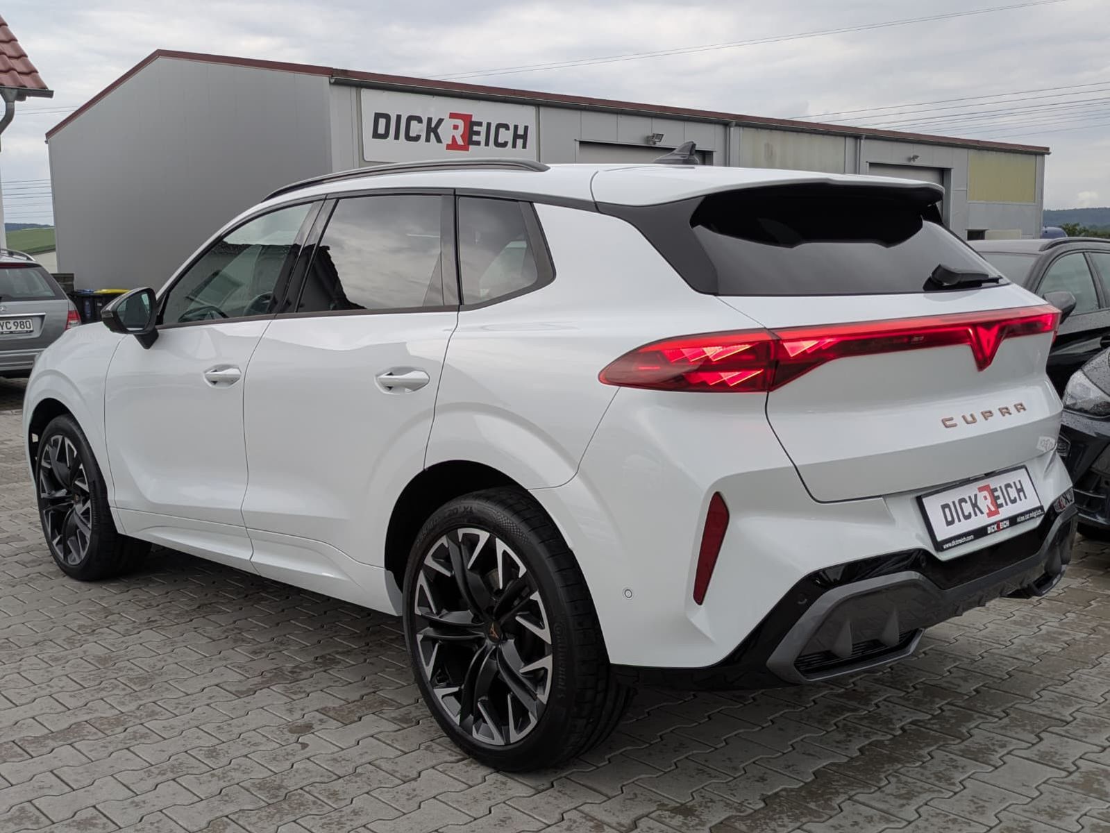 Fahrzeugabbildung CUPRA Terramar 2.0 TSI 4D VZ HUD*MATRIX*PANO*DCC*20"