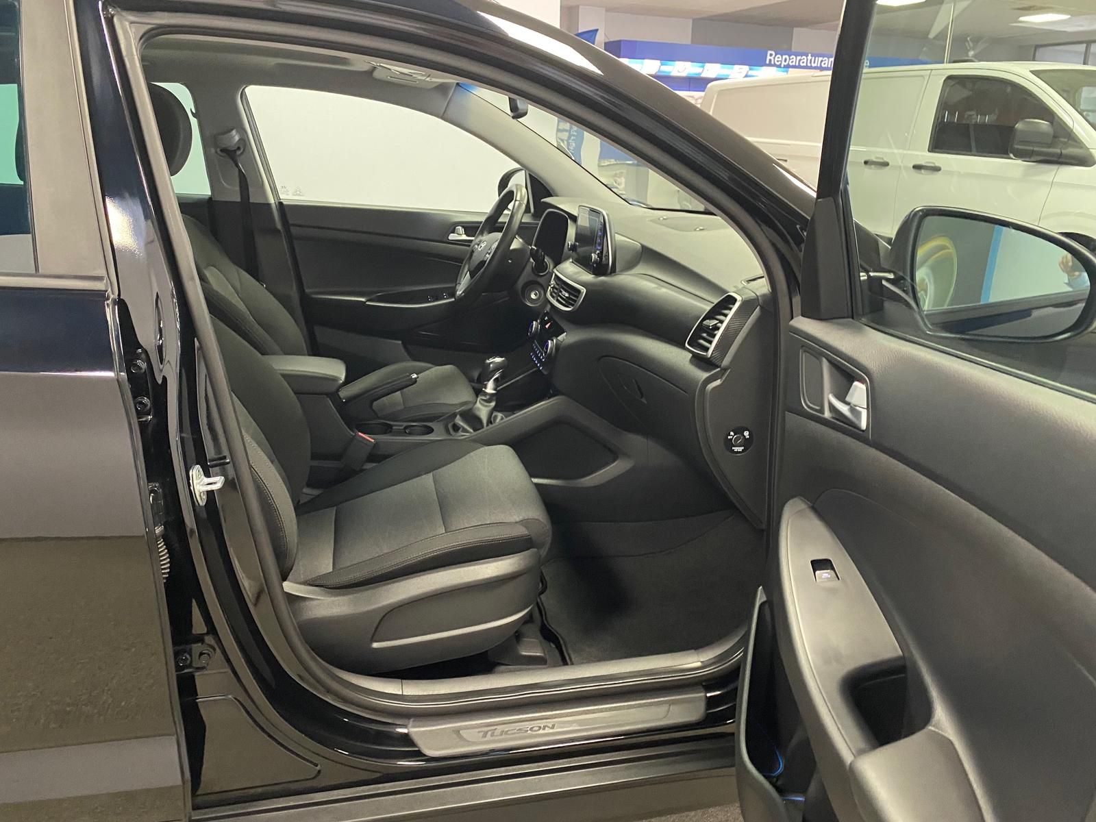 Fahrzeugabbildung Hyundai TUCSON 1.6+KAMERA+NAVI+ALLWETTER+PANORAMADACH