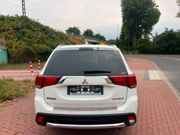 Mitsubishi Outlander - 8